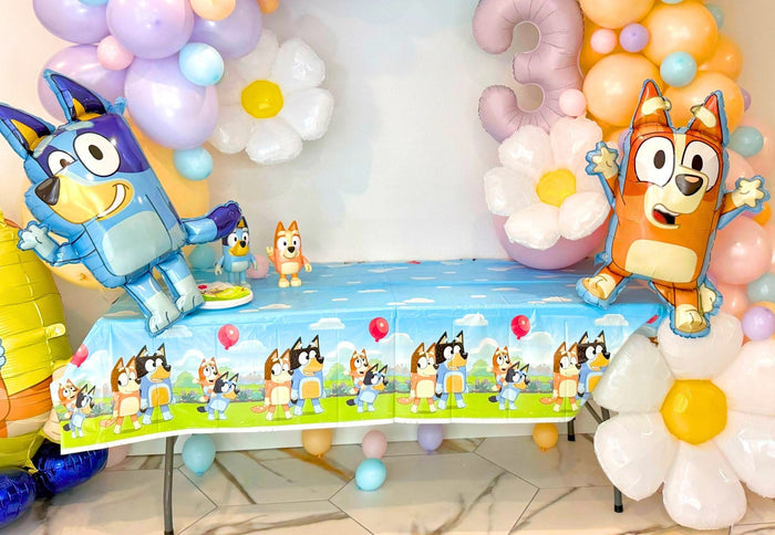 Bluey and Bingo balloon garland centerpiece with number 3 and character balloons