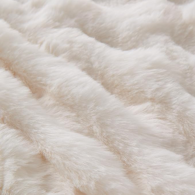 Cream White Big Bubble Faux Fur Queen Blanket – 90"x90" | 800GSM Luxury Rabbit Fluff | Spectacular Bubble Throw for Bed & Sofa