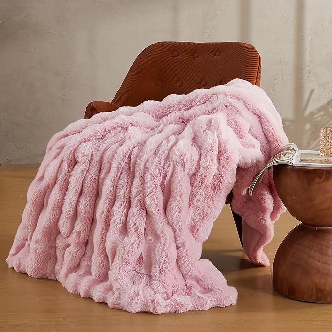 Pink Faux Fur King Blanket – 108"x90" | 750GSM Wavy Bubble Texture | Opulent Plush Throw for King Beds, Sofa & Chaise Lounge