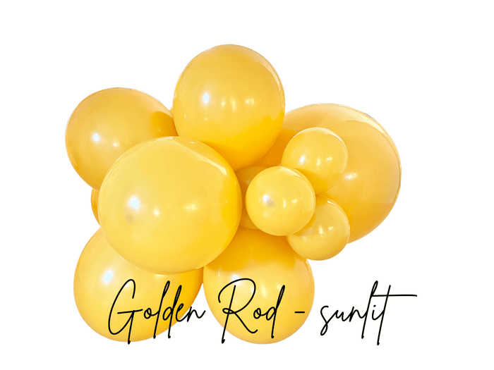 Gold latex balloon cluster of round balloons in mixed sizes