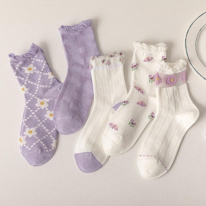 Lavender floral crew socks with daisy and diamond lattice pattern